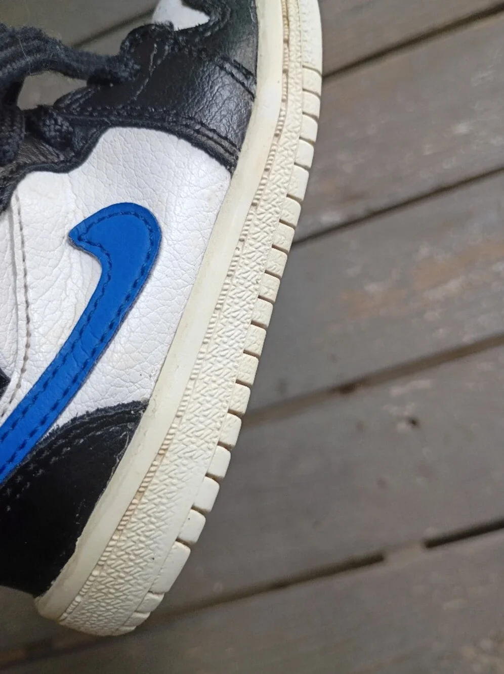 Nike Air Jordan 1 Retro Mid GS Youth Size 6C Multi-Color Swoosh 554725-052